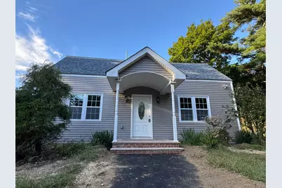 4 Barnes Road, Moriches, NY 11955 - Photo 2
