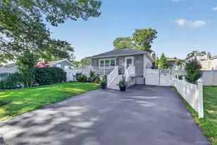 63 4th St, Ronkonkoma, NY 11779 - Photo 2