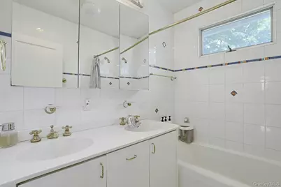 617 Munro Avenue, Mamaroneck, NY 10543 - Photo 28