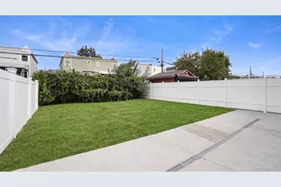 1008 Huntington Avenue, Bronx, NY 10465 - Photo 18