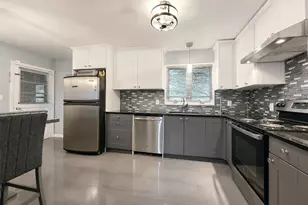 27 Halsey St, Port Jefferson Station, NY 11776 - Photo 2