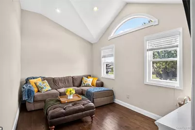 125 Pace Drive S, West Islip, NY 11795 - Photo 22