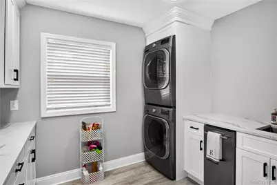 125 Pace Drive S, West Islip, NY 11795 - Photo 12