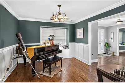 125 Pace Drive S, West Islip, NY 11795 - Photo 4