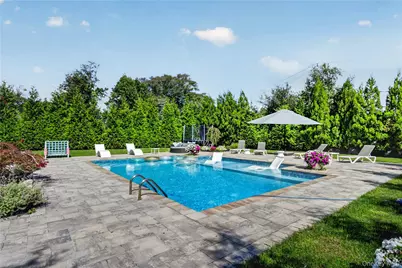 125 Pace Drive S, West Islip, NY 11795 - Photo 24