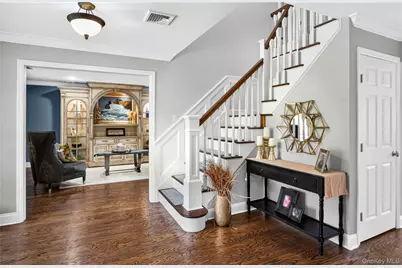125 Pace Drive S, West Islip, NY 11795 - Photo 2
