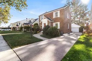 305 White Rd, Mineola, NY 11501 - Photo 2