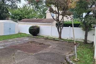110 Crest Ave, Elmont, NY 11003 - Photo 10