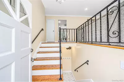 127 Iceland Drive, South Huntington, NY 11746 - Photo 4