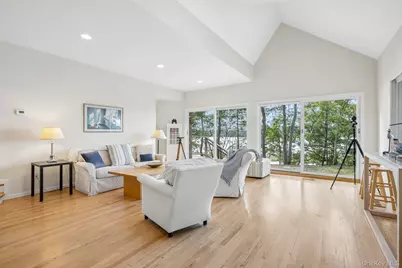 89 Harbor Road, Saint James, NY 11780 - Photo 10