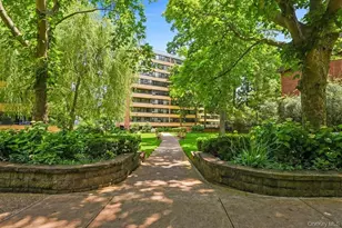 166-26 Powells Cove Blvd, Whitestone, NY 11357 - Photo 28