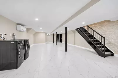 1045 Jefferson Avenue, Brooklyn, NY 11221 - Photo 24