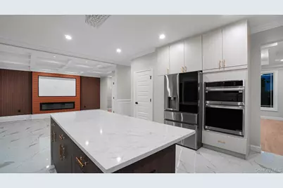 940 Southern Drive, Franklin Square, NY 11010 - Photo 10
