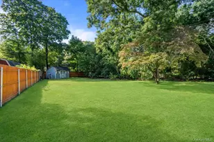22 Half Moon Pond Rd, Ridge, NY 11961 - Photo 10