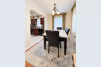 1312 Park Avenue, New Hyde Park, NY 11040 - Photo 8