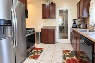 1312 Park Ave, New Hyde Park, NY 11040 - Photo 6