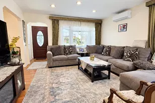 1312 Park Ave, New Hyde Park, NY 11040 - Photo 4