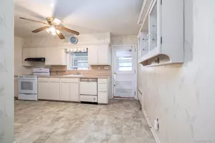 175 E Carpenter St, Valley Stream, NY 11580 - Photo 12