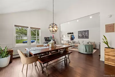 5 Charles Court, Ronkonkoma, NY 11779 - Photo 6