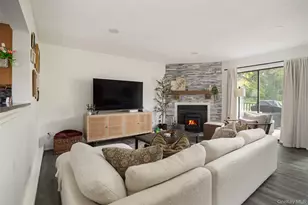 3205 Chelsea Cove S, Hopewell Junction, NY 12533 - Photo 2