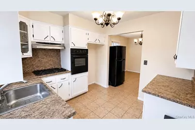 61 Mansion Avenue #2 Flr, Yonkers, NY 10704 - Photo 4