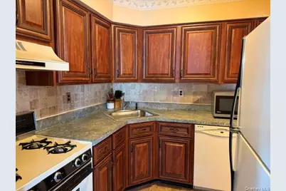 196 Fairview Circle, Middle Island, NY 11953 - Photo 4