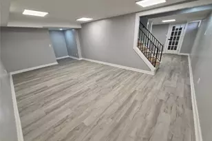 80-19 Utopia Pkwy, Jamaica, NY 11432 - Photo 32