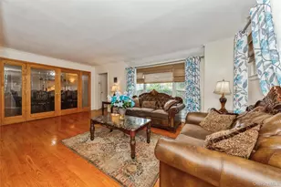 1423 Sturl Ave, Hewlett, NY 11557 - Photo 10