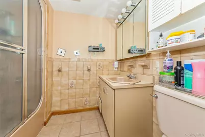 1423 Sturl Avenue, Hewlett, NY 11557 - Photo 24