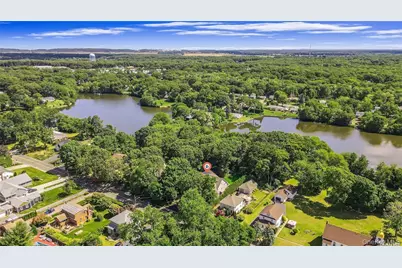 828 Pondview Road, Riverhead, NY 11901 - Photo 6