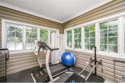 828 Pondview Road, Riverhead, NY 11901 - Photo 16