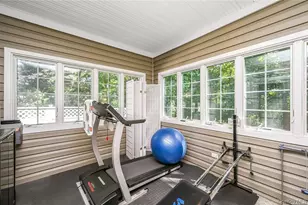 828 Pond View Rd, Riverhead, NY 11901 - Photo 16