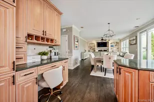 27 Crescent Cove Dr, Seaford, NY 11783 - Photo 16
