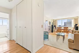 345 E 93rd St, New York, NY 10128 - Photo 2