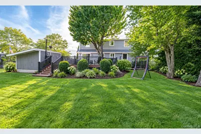 149 S Penataquit Avenue, Bay Shore, NY 11706 - Photo 16