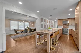 17 Colonial Rd, Port Washington, NY 11050 - Photo 12
