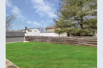 11 Pratt Street, West Babylon, NY 11704 - Photo 14