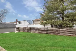 11 Pratt St, West Babylon, NY 11704 - Photo 14