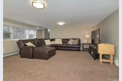 11 Pratt Street, West Babylon, NY 11704 - Photo 8