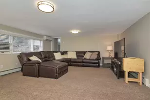 11 Pratt St, West Babylon, NY 11704 - Photo 8