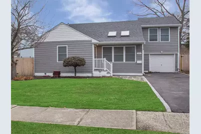 11 Pratt Street, West Babylon, NY 11704 - Photo 1