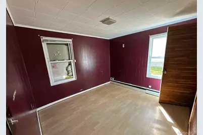 184 Suffolk Avenue, Brentwood, NY 11717 - Photo 6