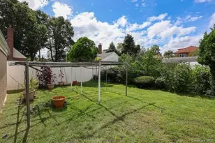 1408 Lowell Ave, New Hyde Park, NY 11040 - Photo 18