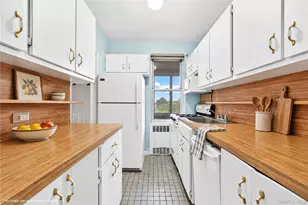 67-38 108th St, Forest Hills, NY 11375 - Photo 12