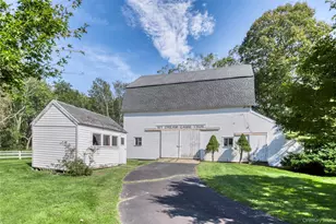 2220 Akerly Pond Ln, Southold, NY 11971 - Photo 4