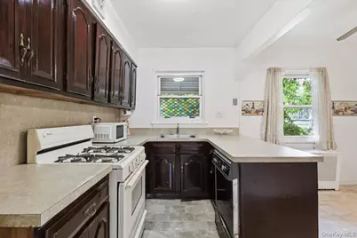 1647 Radcliff Avenue, Bronx, NY 10462 - Photo 8