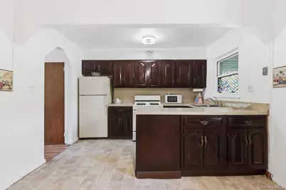 1647 Radcliff Avenue, Bronx, NY 10462 - Photo 6