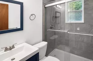 22 Hill View Dr, New Windsor, NY 12553 - Photo 12