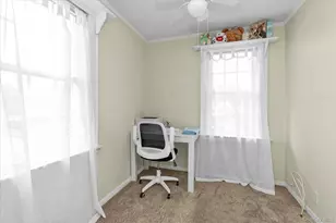 52 Syracuse St, Williston Park, NY 11596 - Photo 12
