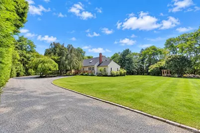 2 Tuckahoe Road, Southampton, NY 11968 - Photo 2